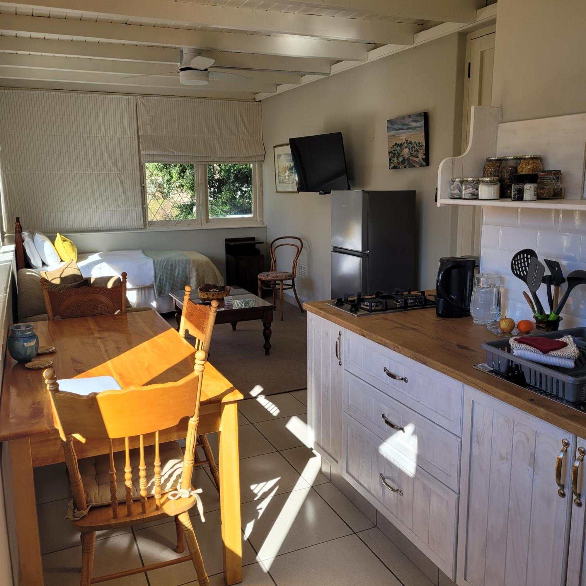 Applebee Guest Cottages Grahamstown Room photo
