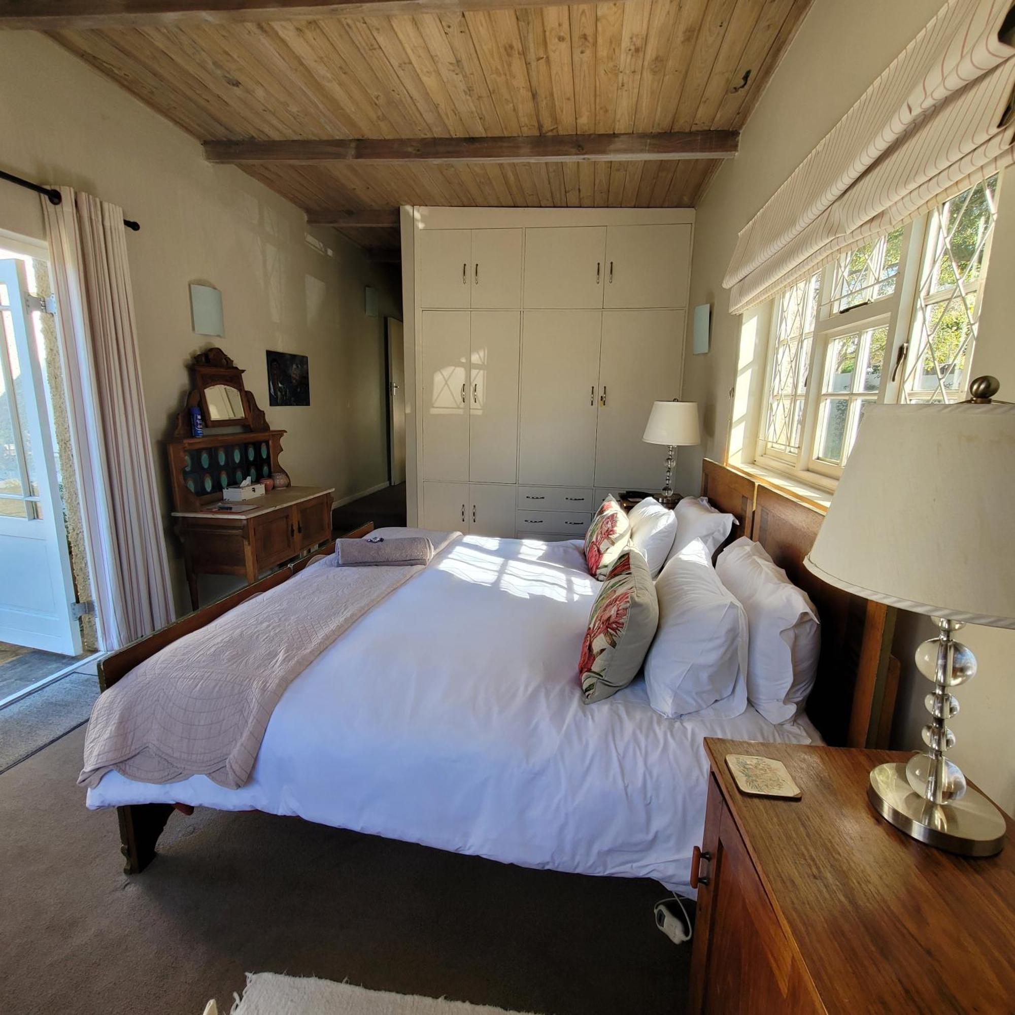 Applebee Guest Cottages Grahamstown Room photo